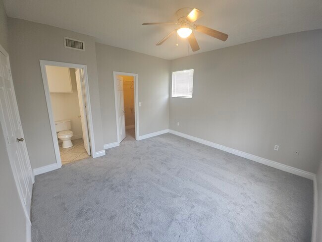 Foto del edificio - 3726 Palm Desert Ln