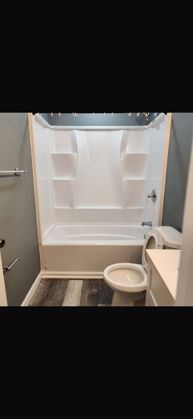 Foto principal - 24 Idlewood Ave