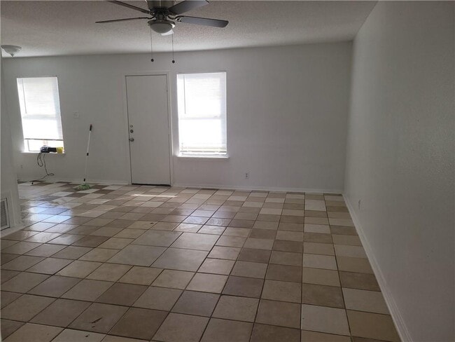 Building Photo - 8307 Garcreek Cir
