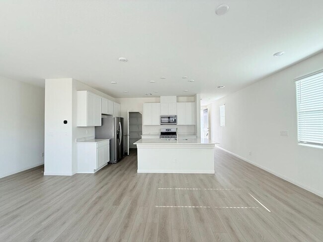 Foto del edificio - Beautiful BRAND NEW house