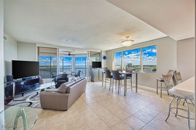 Foto del edificio - 2090 W First St