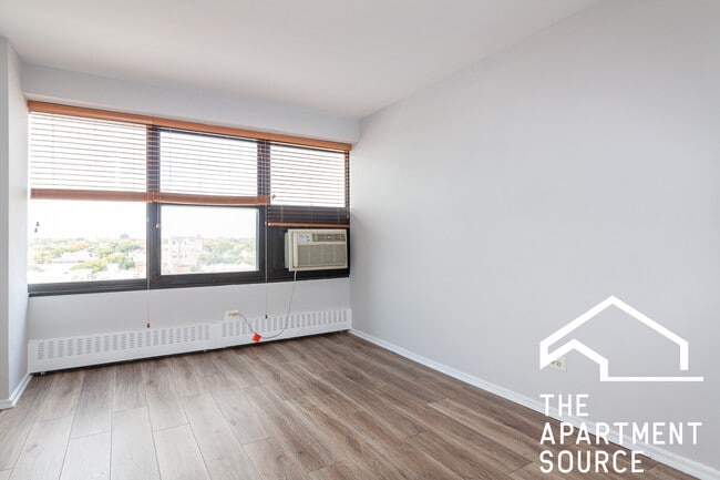 Foto del edificio - 6030 N Sheridan Rd