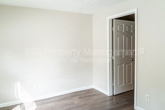 Foto del edificio - 1136 Valley Dr SW