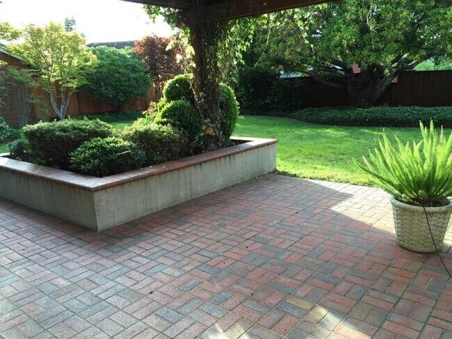 Building Photo - 3 bedroom in Foster City CA 94404