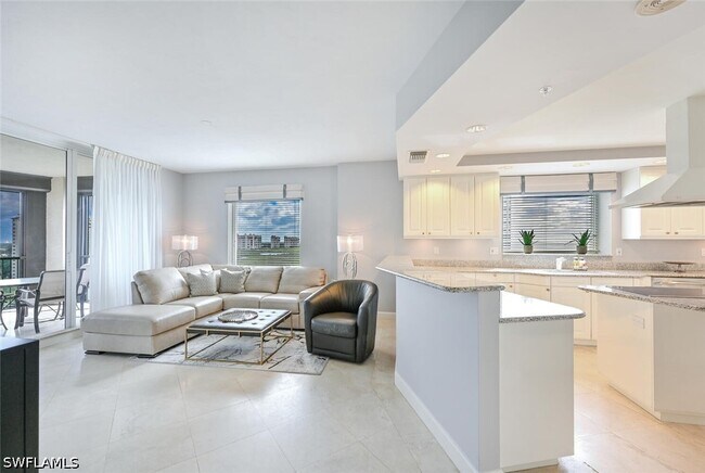 Foto del edificio - 8665 Bay Colony Dr
