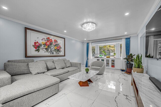 Foto del edificio - 66 Rockland Dr