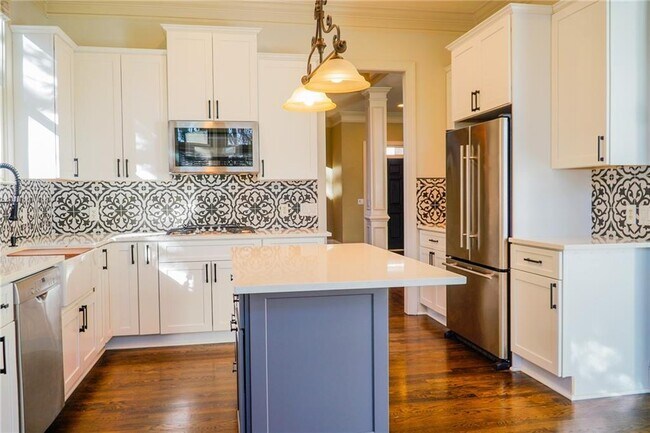 Foto del edificio - 1127 Ashton Bluff Dr NE