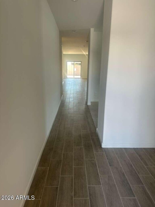 Foto del edificio - 18245 Avenida del Sol W