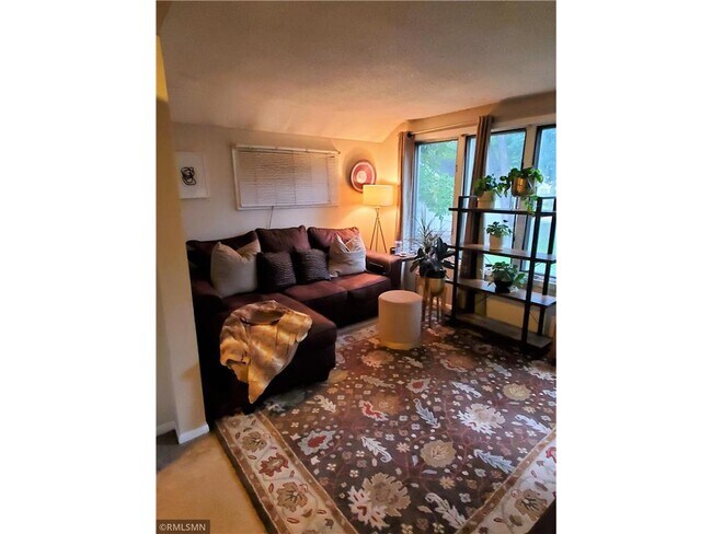 Foto del edificio - 2538 Stinson Blvd NE