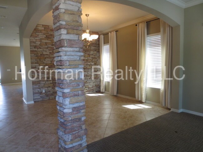 Building Photo - 7981 Camden Woods Dr.