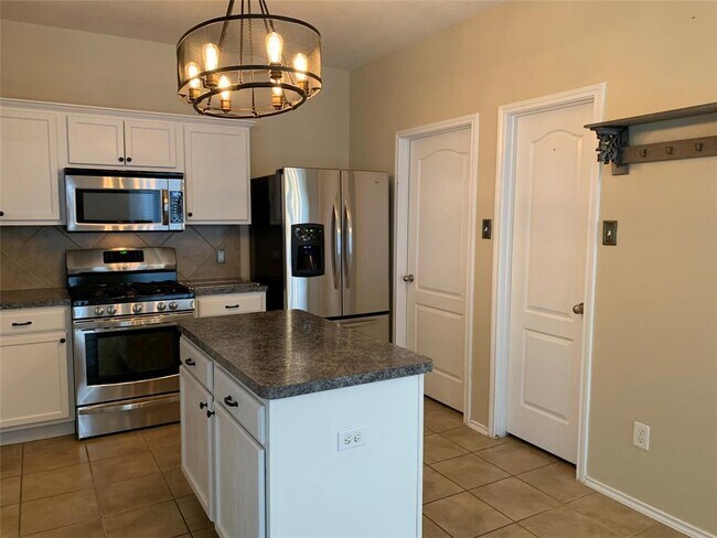 Building Photo - 18810 Lantern Cove Ln