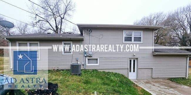 Foto del edificio - Open 3 Bed 2 Bath Home KCMO!!-Available in...