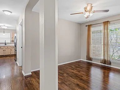 Foto del edificio - 5011 Wood Glen Dr