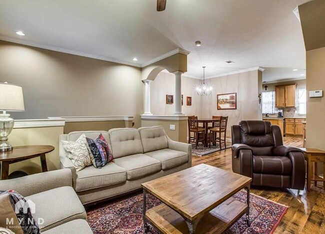 Foto del edificio - 3014 Carmel St