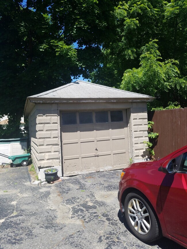 30 Putnam Ave, Pittsfield, MA 01201 House Rental in Pittsfield, MA