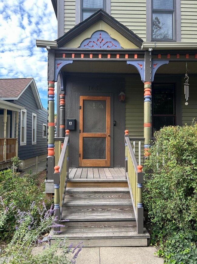 Building Photo - 1682 Bagley St