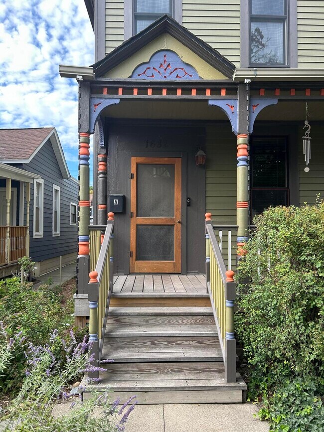 Foto del edificio - 1682 Bagley St