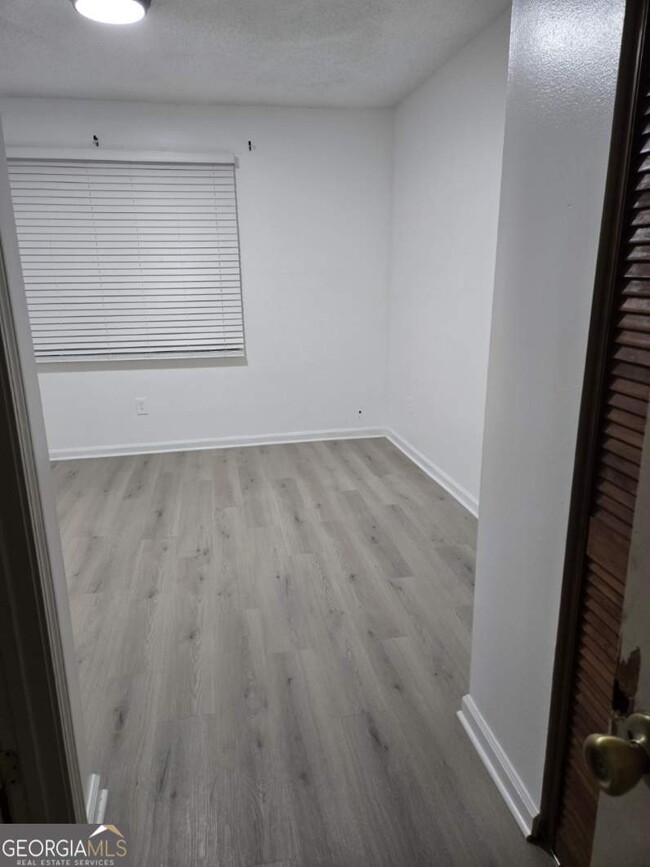 Foto del edificio - 4165 Pine Valley Rd