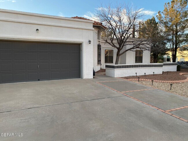 Building Photo - 864 Dulce Tierra Dr