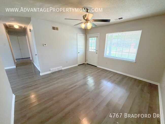 Foto del edificio - 4767 Bradford Dr