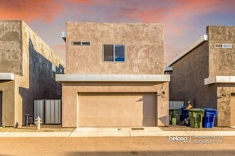 Building Photo - 864 E Park Modern Dr