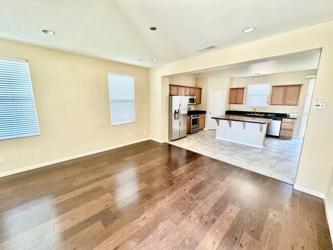 Foto del edificio - 7352 E Robinson Ave