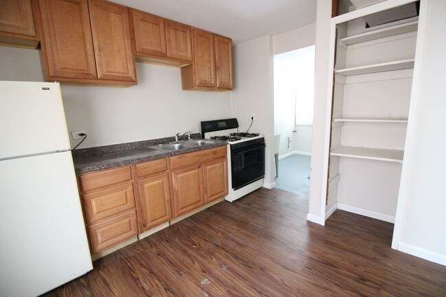 Building Photo - Duplex In Westland