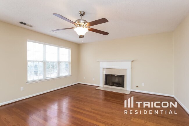 Foto del edificio - 6250 Glen Brooke Dr