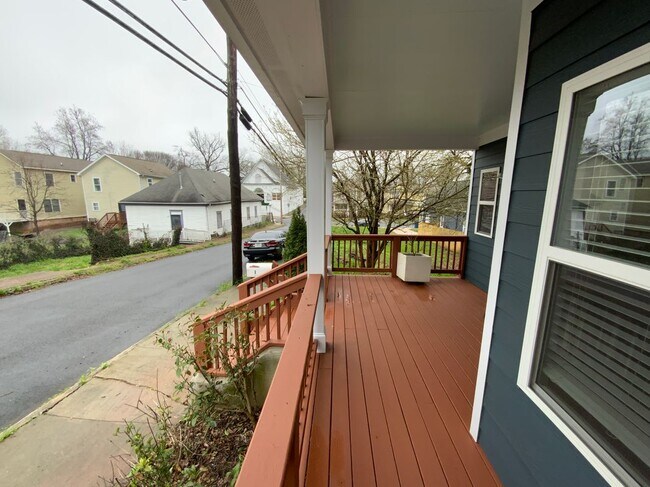 Foto del edificio - 294 Bass St SW