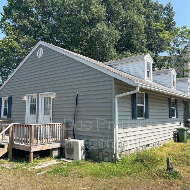 Building Photo - 201 N Irving Ave