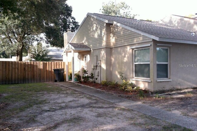 Foto del edificio - 7711 Citronella Ct