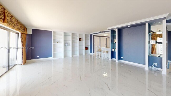 Foto del edificio - 1800 NE 114th St