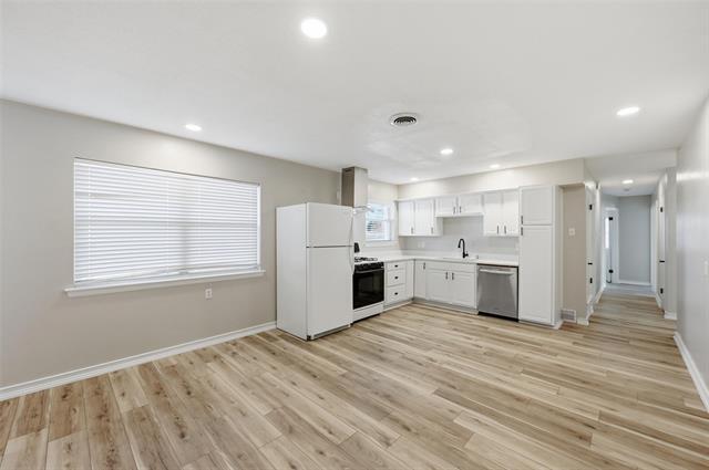 Building Photo - 2015 Salem St