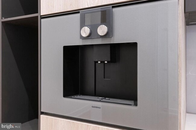 Building Photo - 724 Chestnut St