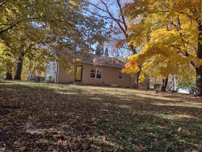Foto del edificio - 4825 Ridge Rd