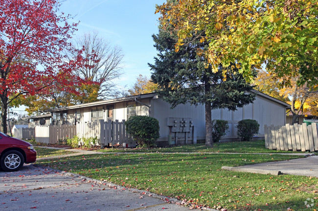 Laurel Court - Laurel Court Apartments