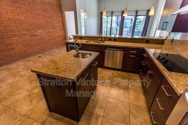 Foto del edificio - 920 E Mitchell Dr