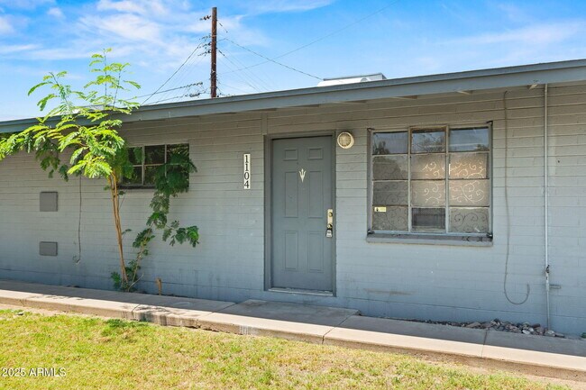 Foto del edificio - 1102 S Stratton Ln