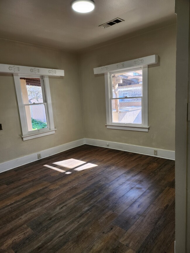 Building Photo - 12858 S McCall Ave