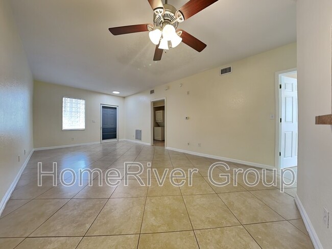 Foto del edificio - 8342 Bernwood Cove Loop