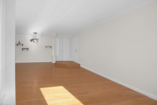 Building Photo - 30E Hearthstone Ct