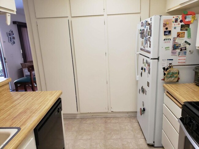 Building Photo - 2781 Bolker Dr