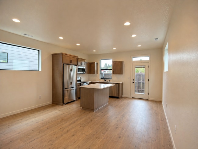 Foto del edificio - 10112 NE 45th Ct