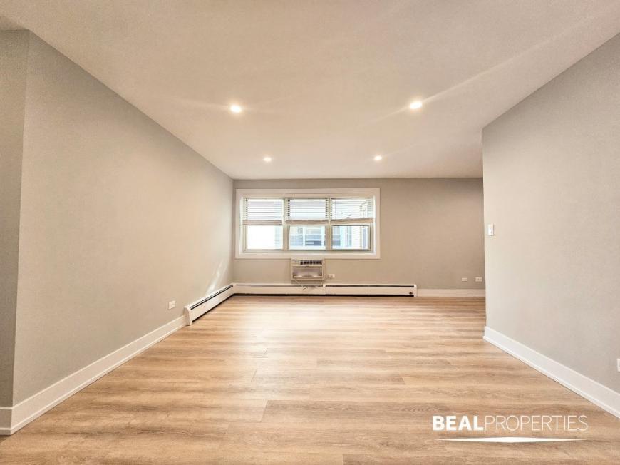 Foto principal - 1 bedroom in CHICAGO IL 60657