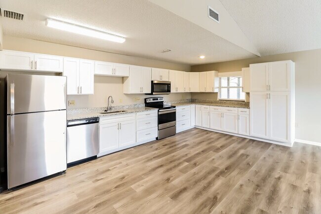 Building Photo - 5136 Bonnybrook Dr W