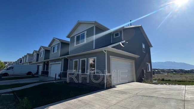 Building Photo - 8044 N Clydesdale Dr