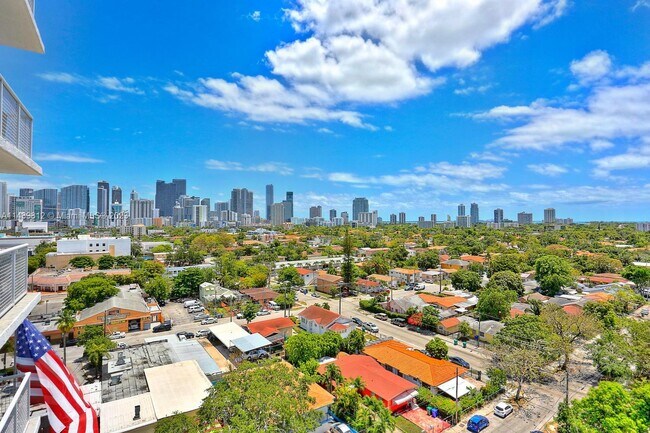 Foto del edificio - 900 SW 8th St
