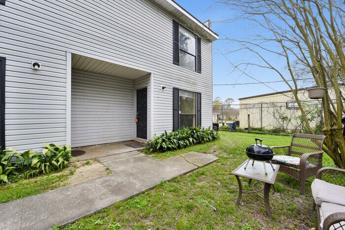 Primary Photo - 1940 Southpointe Dr