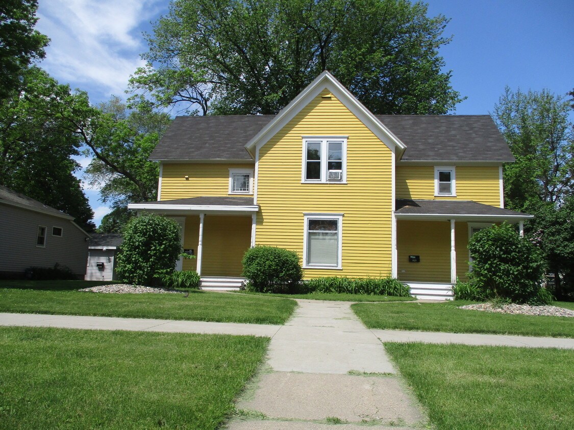 825-8th-ave-unit-1-brookings-sd-57006-apartment-for-rent-in