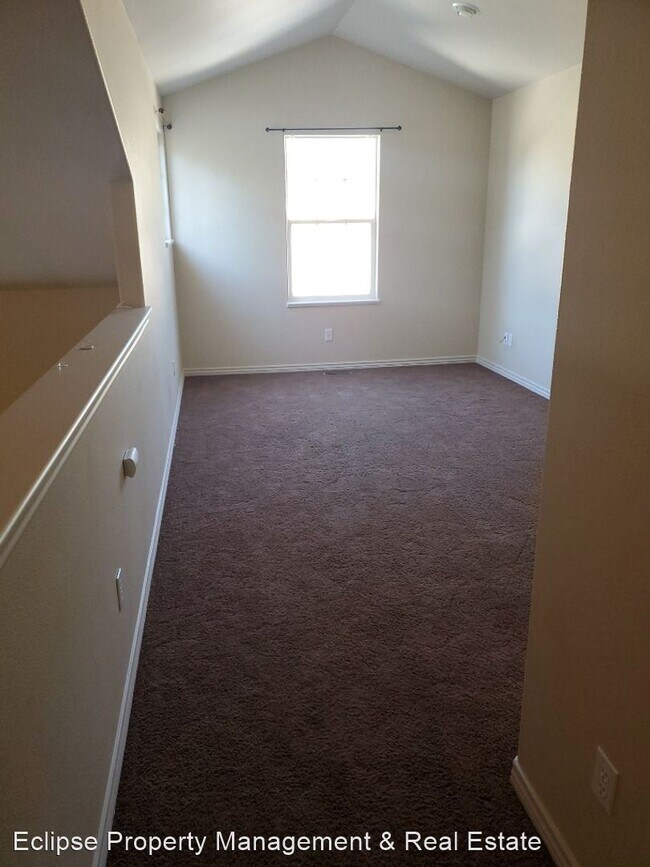 Building Photo - 2 br, 3 bath House - 779 Glen Court, Unit 10